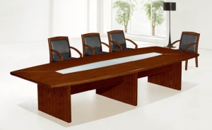 實木會議桌要保養(yǎng)，那就得有計劃的進(jìn)行。